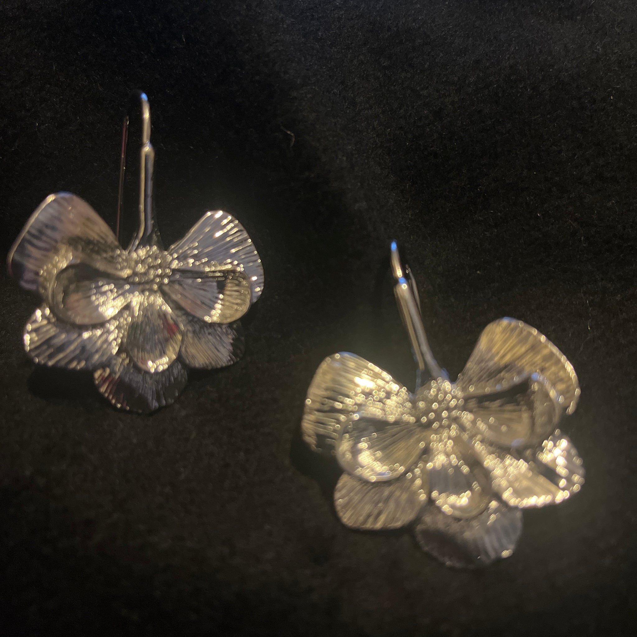 Silver Flower Hanging Earrings