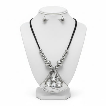 Triangle Necklace Set