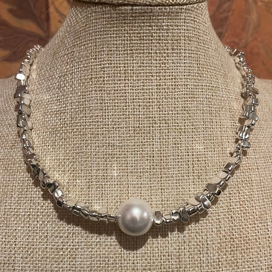 Silver/Pearl Necklace